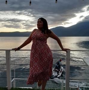 Meet your Posher, Iris